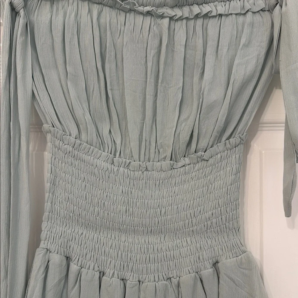 Off-Shoulder Ruffle Romper - Picture 3 of 4